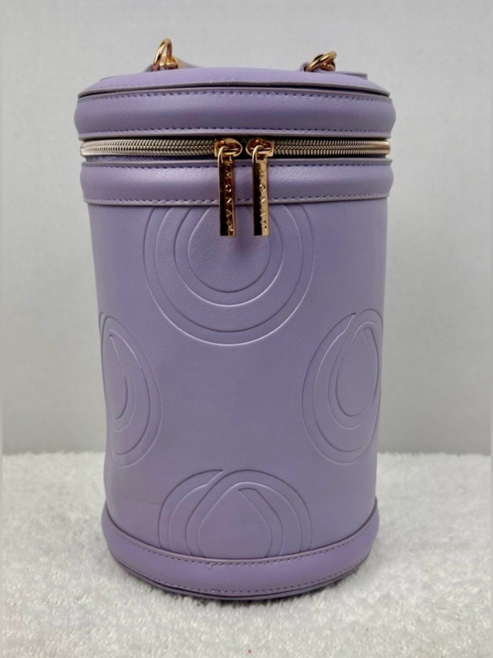 Monat Global Lavender Round Travel Case/Makeup Bag with Gold Zipper and Handle